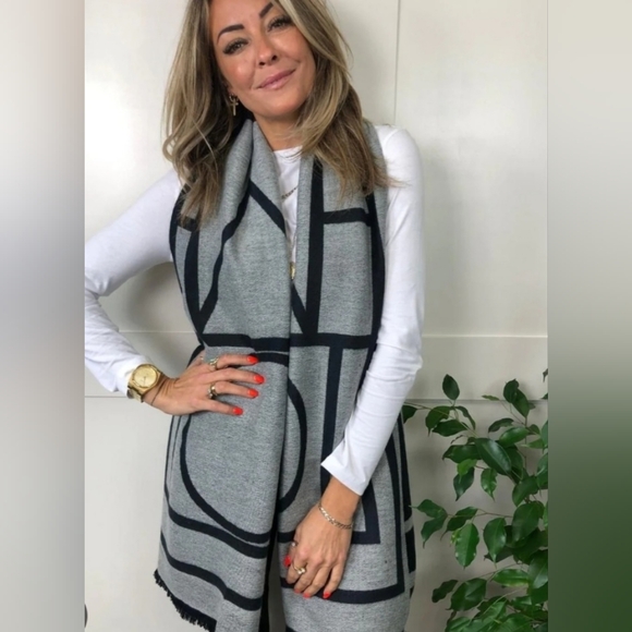 Black & Gray Reversible Knit Wrap/Scarf - Picture 9 of 14